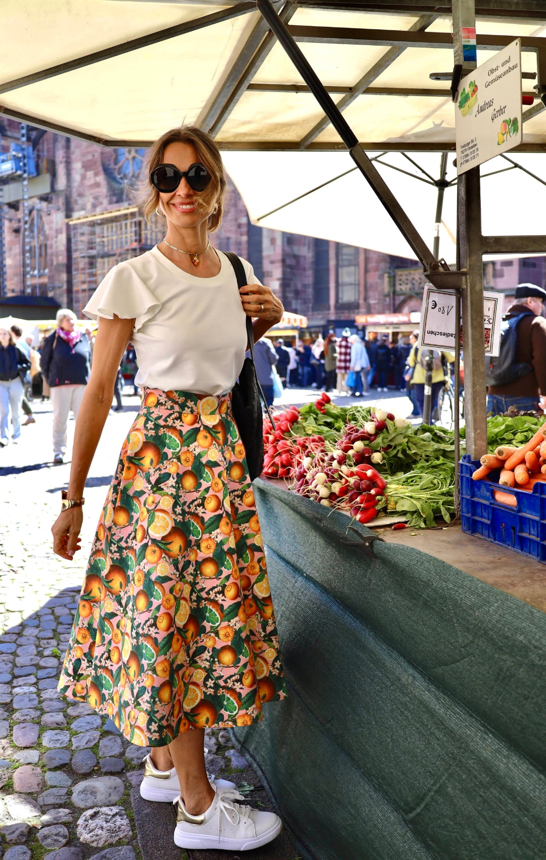 Midi skirt, lemon yellow on pink.